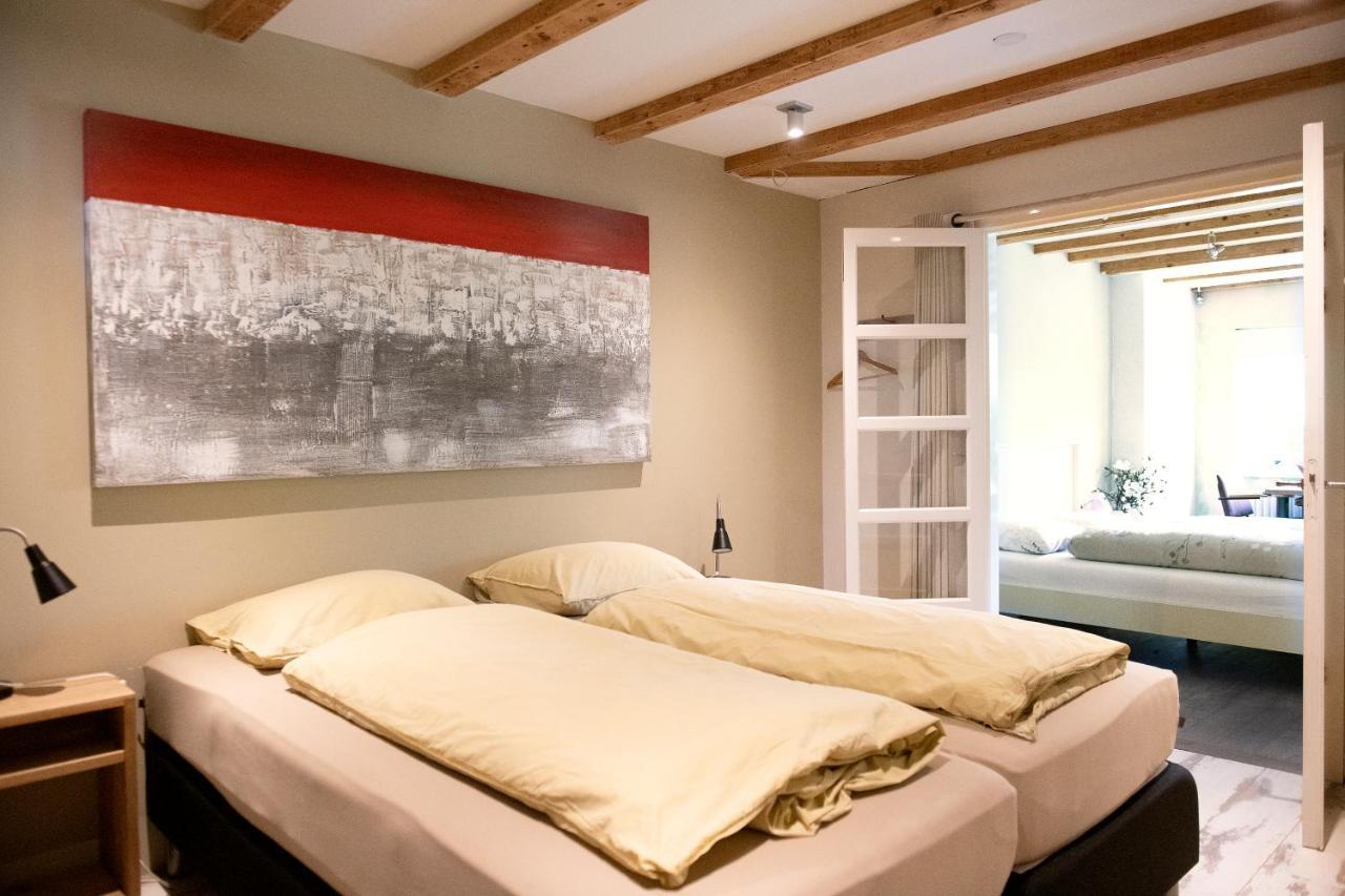 Family House Amsterdam Hotel Bagian luar foto